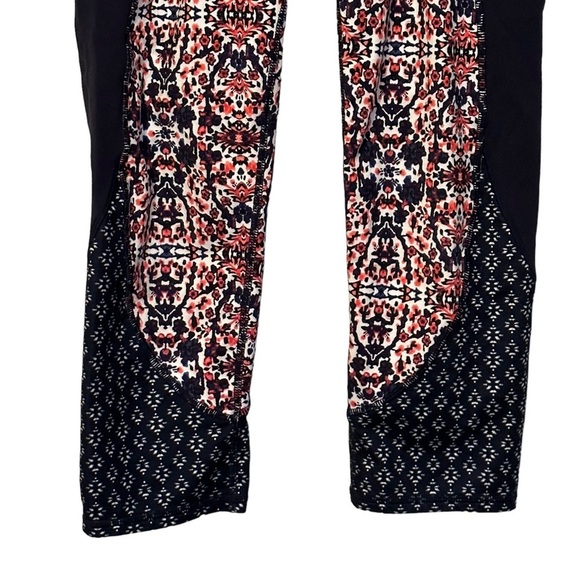 Athleta Salutation Chatarunga Colorblock Cropped Capri Legging XS #227943-01 - Picture 4 of 13